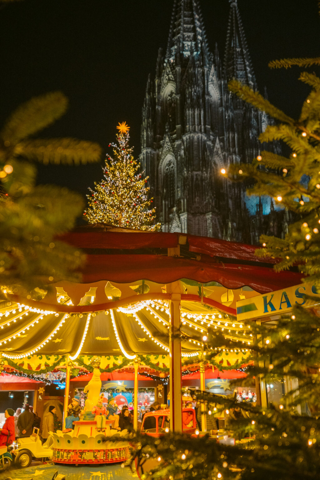 Cologne Christmas Markets 2024 Guide ft. Dates, Practical Tips, Etc.