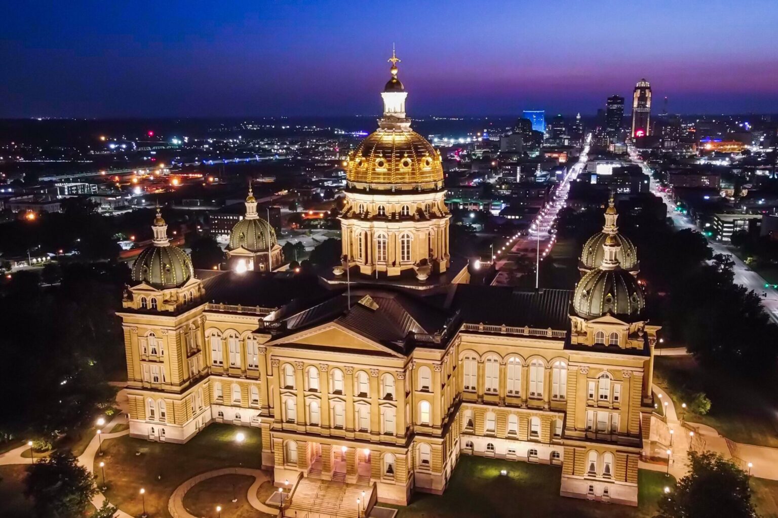 Christkindlmarket Des Moines 2024 Guide ft. Dates, Practical Tips, Etc.