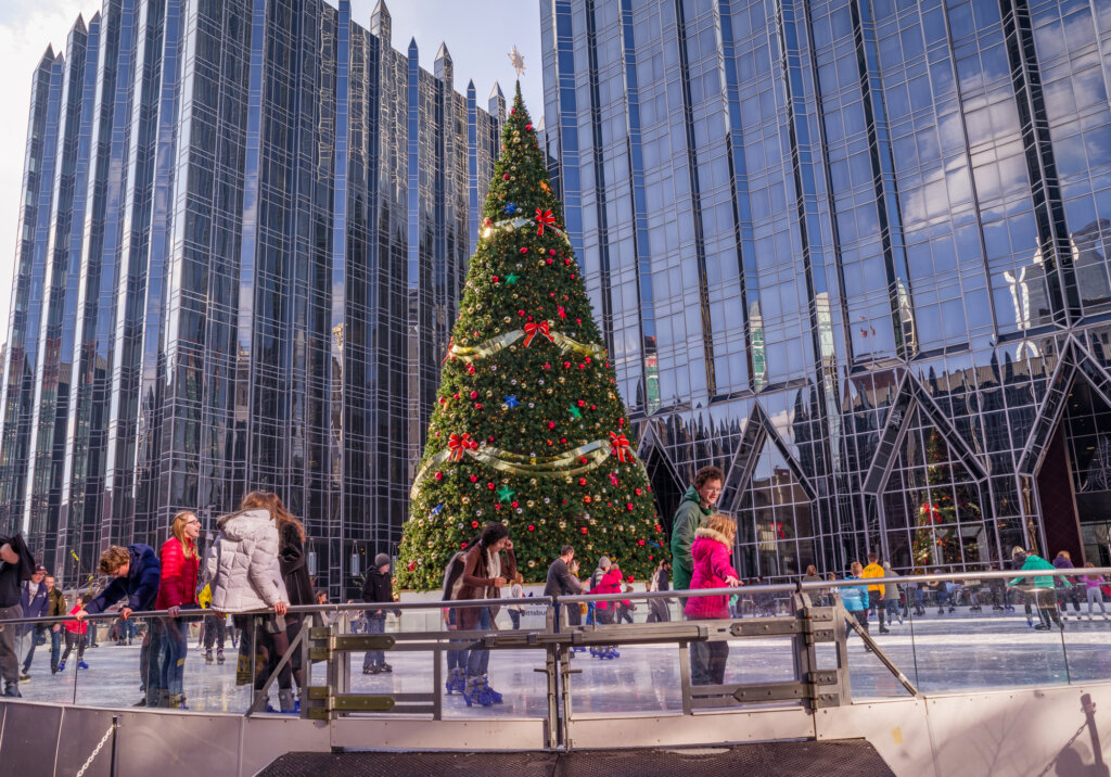 Pittsburgh Peoples Gas Holiday Market™ (PA) 2023 Guide ft. Dates, Tips, Etc